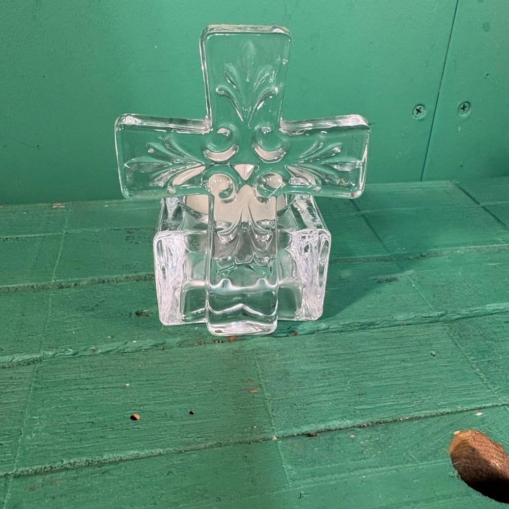 Mikasa Clear Glass Cross Candle Holder